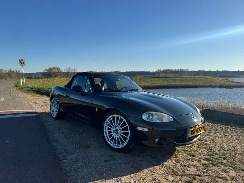 Mazda mx5, Achterwielaandrijving, 40 €/maand, Cabriolet, Zwart