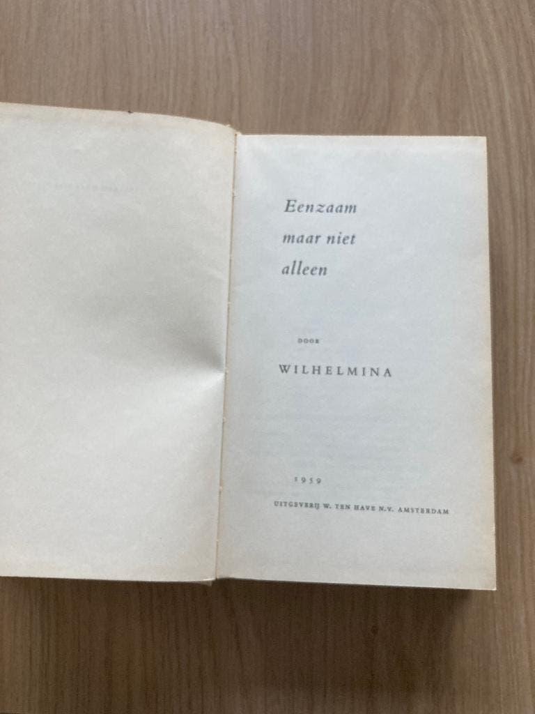 Boek Wilhelmina, Verzamelen, Ophalen of Verzenden, Gebruikt, Tijdschrift of Boek