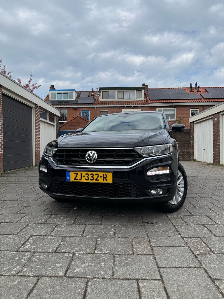 Volkswagen T-Roc 1.0 TSI 115pk 2018 Zwart, Voorwielaandrijving, Stof, Zwart, Bluetooth