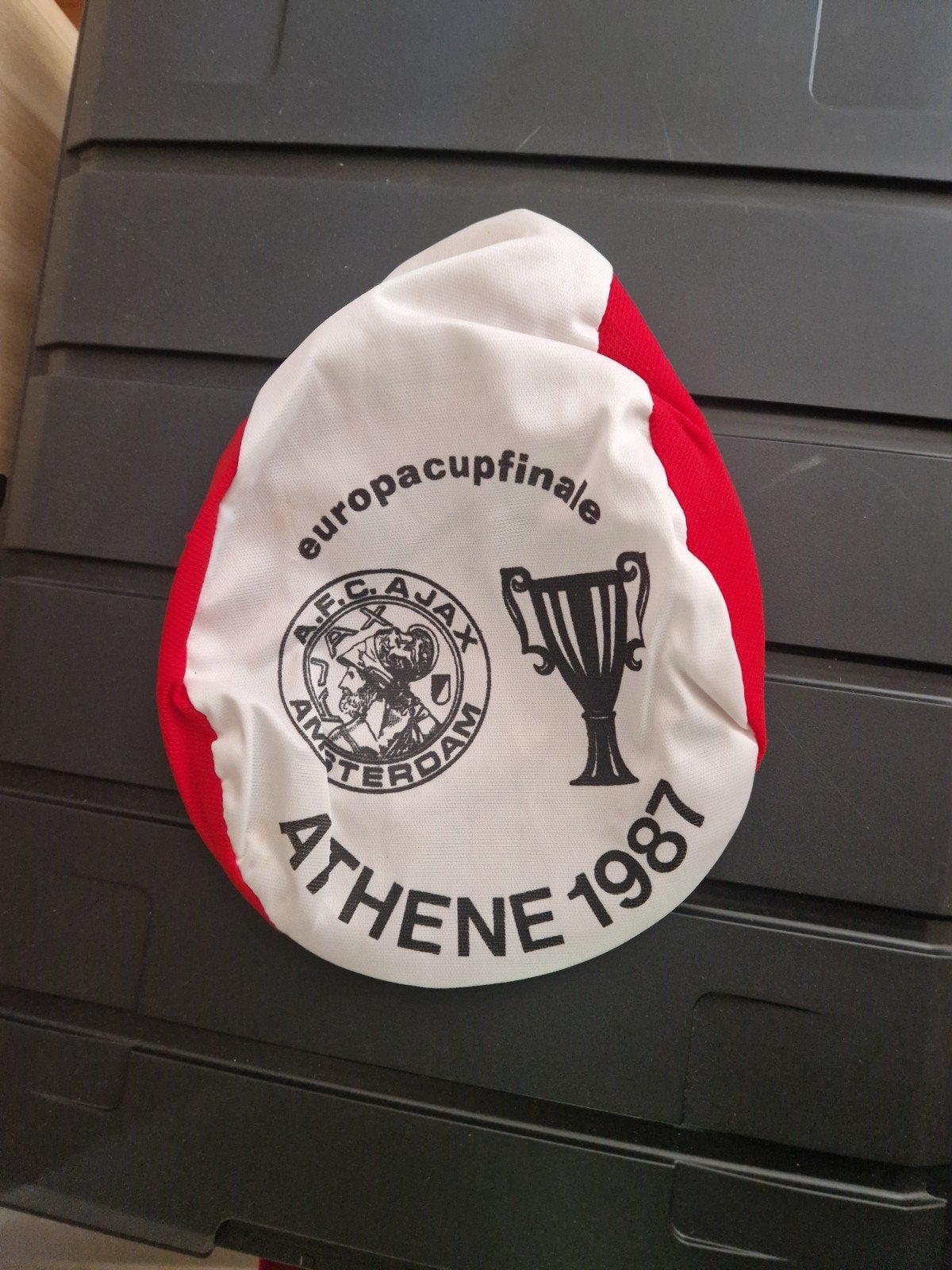 Ajax pet, Ophalen, Ajax, Vaantje of Sjaal