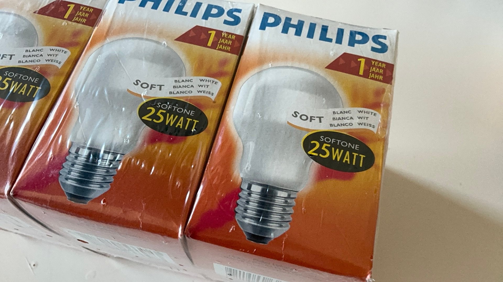 Philips  25 watt E 27 softone. Peervormige lamp, Ophalen of Verzenden, Nieuw, E27 (groot), Gloeilamp