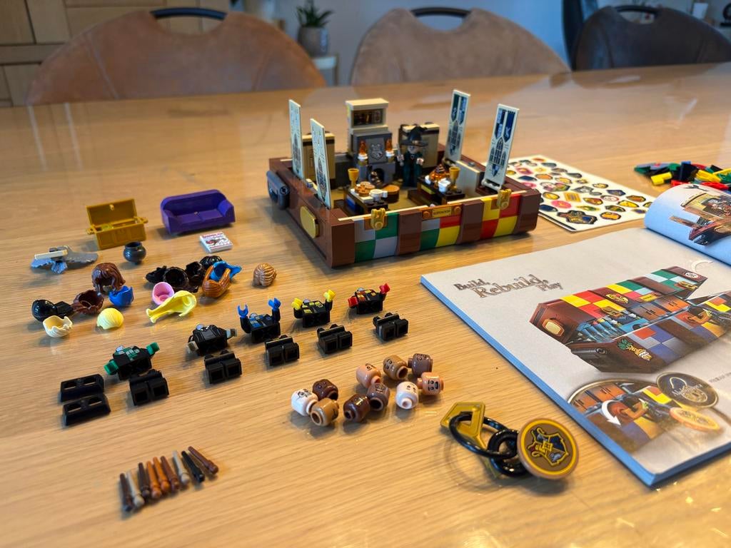 LEGO Harry Potter Zweinstein Koffer 76399 - Compleet, Ophalen of Verzenden, Zo goed als nieuw