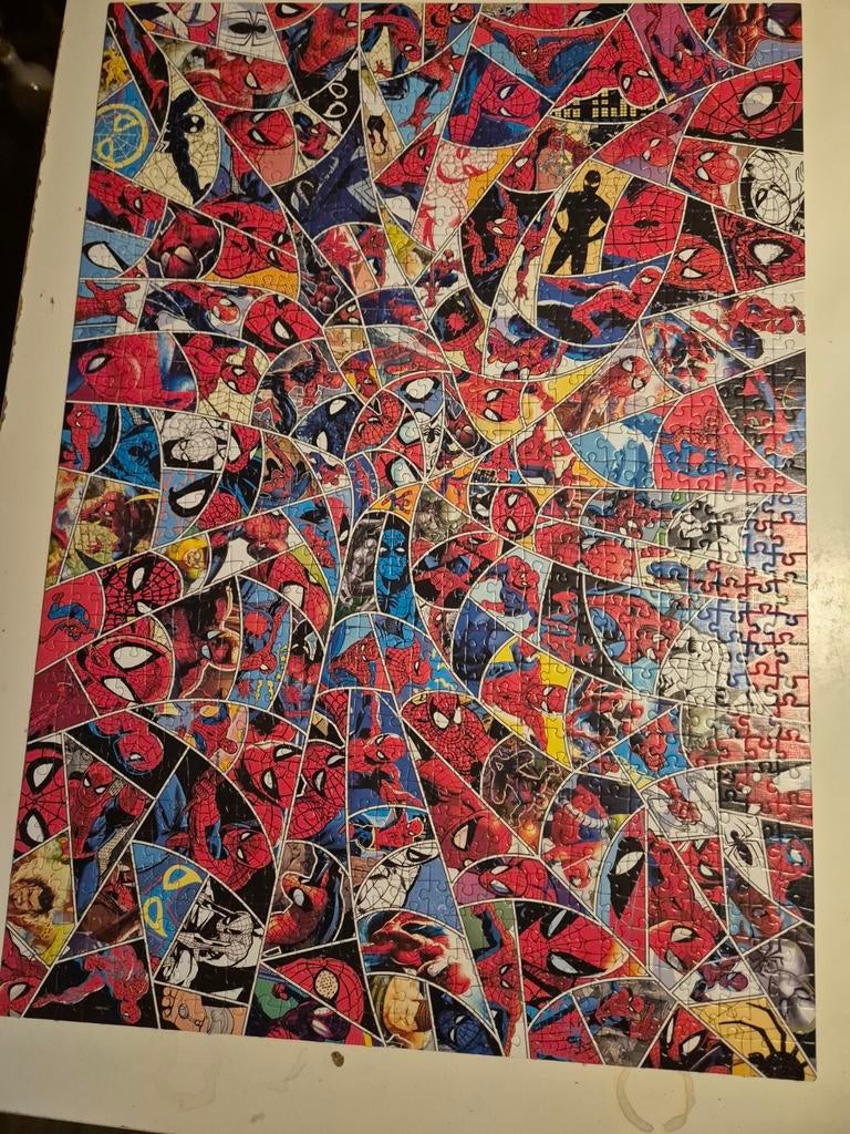 Spider-Man Impossible Puzzel 1000 stukjes Clementoni, Hobby en Vrije tijd, Denksport en Puzzels, Ophalen of Verzenden, 500 t/m 1500 stukjes