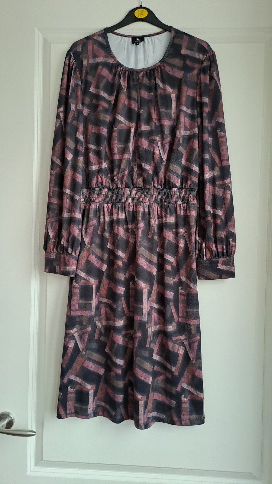 K-Design Dames Jurk Maat M met Stijlvol Patroon, Maat 38/40 (M), Meerkleurig, Ophalen of Verzenden, Knielengte