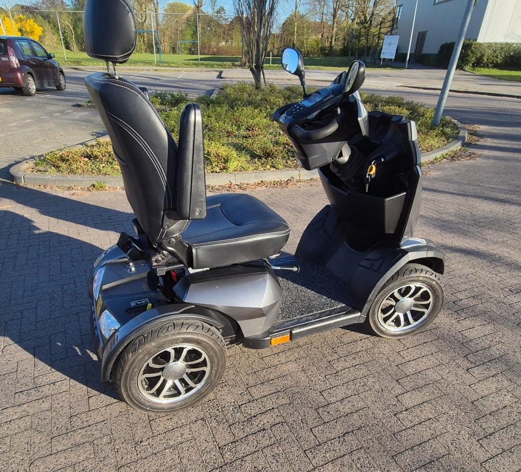 Scootmobiel 4 wieler, Diversen, Ophalen, Zo goed als nieuw, 46 km of meer, 11 t/m 15 km/u