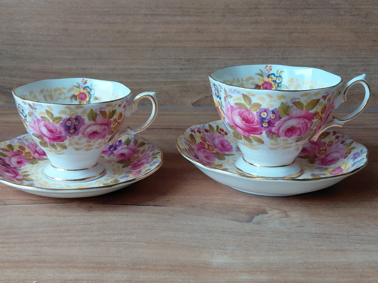 Royal Albert Serena theekopjes en schotels (2 sets), Antiek en Kunst, Ophalen of Verzenden