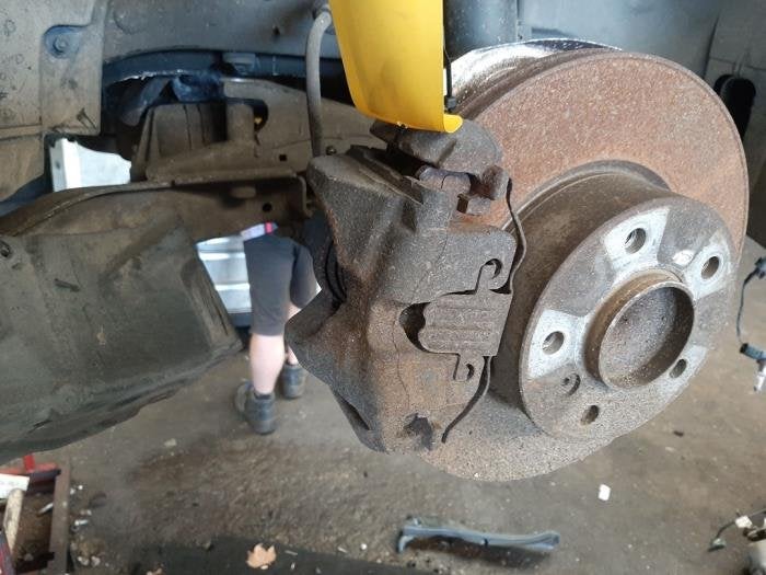 Remklauw (Tang) rechts-voor van een BMW 3-Serie, Gebruikt, -, -, Ophalen of Verzenden
