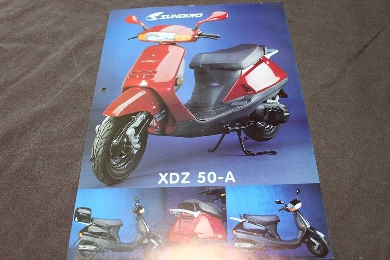 Sundiro XDZ 50 A scooter verkoop folder, Fietsen en Brommers, Ophalen of Verzenden, Gebruikt