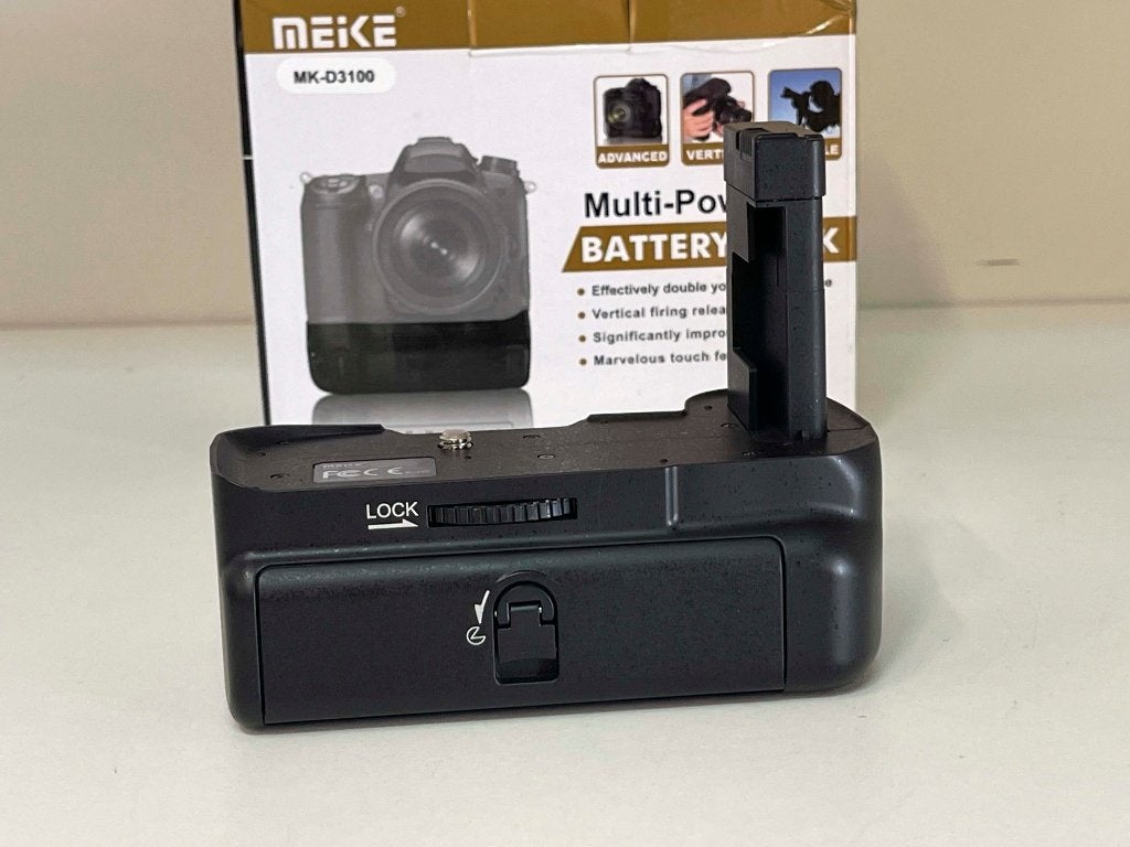 Meike MK-D3100 Battery Grip voor Nikon D3100/D3200., Meike, N, N, Ophalen of Verzenden