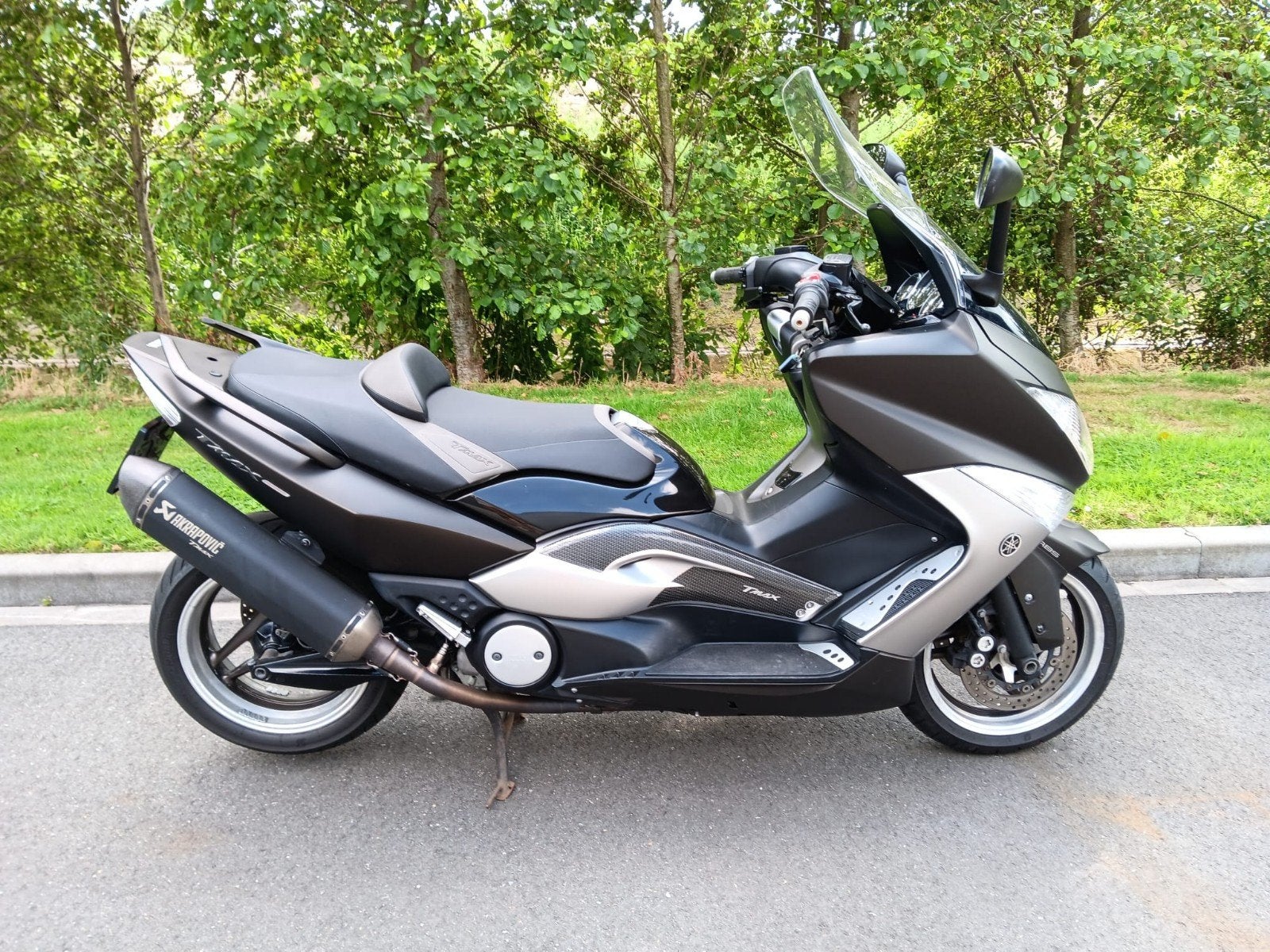Yamaha TMAX 530 (XP500) - nette staat 2011 kenteken 83-MJ-KL, Motoren, Motoren | Yamaha, Gebruikt, Particulier, Automaat, Sportuitlaat