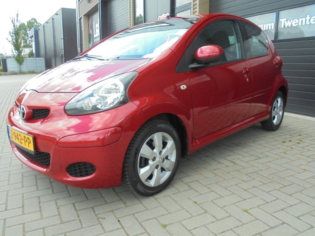 Toyota AYGO  5 Drs Airco/NWE APK/ Elek pakket/Mooi & Goed, Gebruikt, Elektrische ramen, 4 stoelen, 68 pk