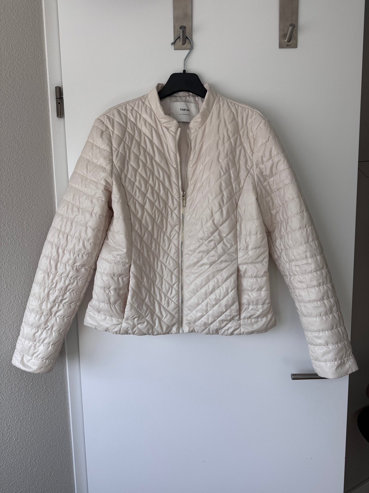Taifun tussenjas, mt M, Verzenden, Zo goed als nieuw, Maat 38/40 (M), Beige