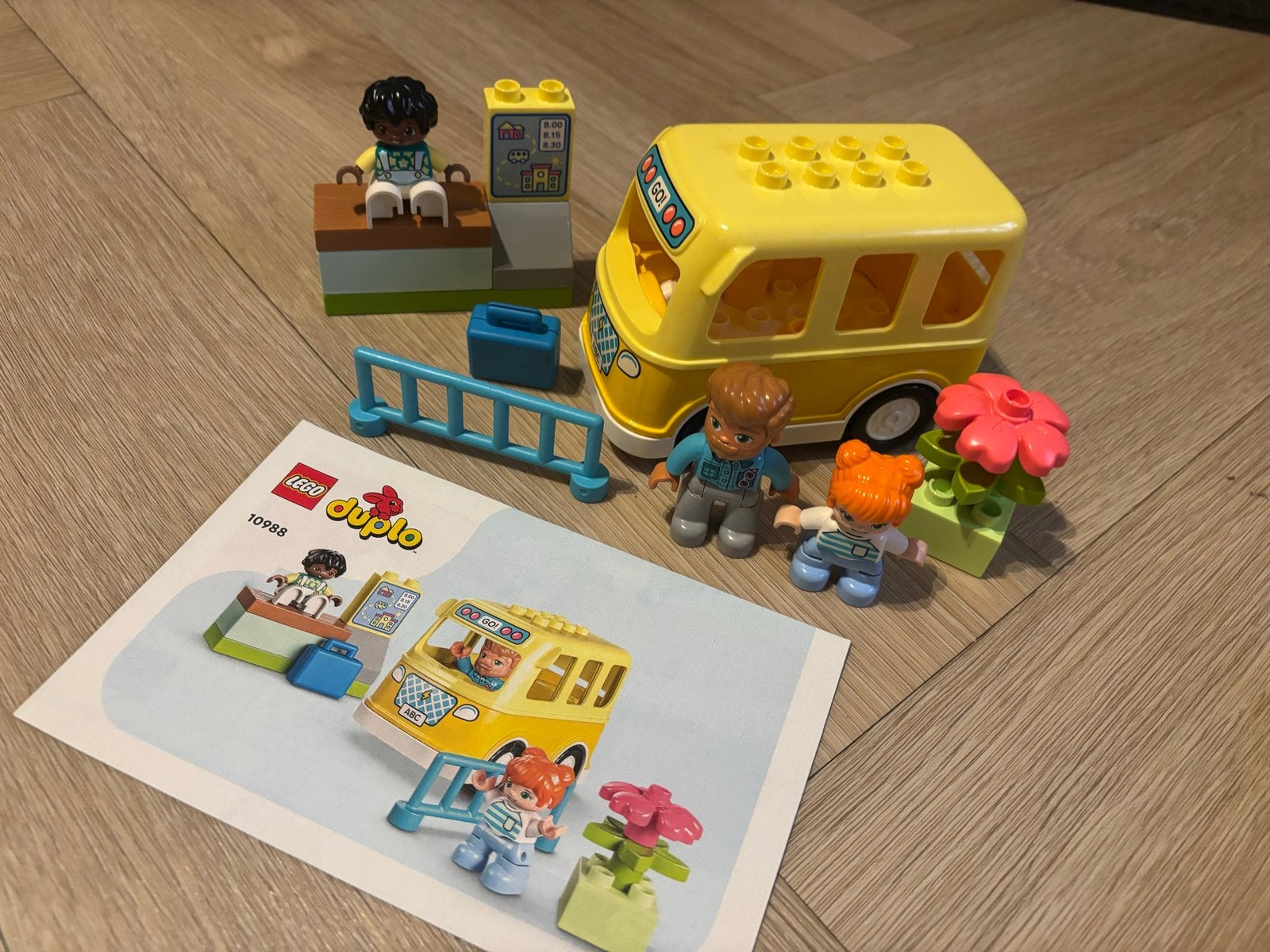 Lego Duplo Schoolbus 10988 - Zo goed als nieuw en compleet, Overige thema's, Ophalen of Verzenden, Zo goed als nieuw, Compleet