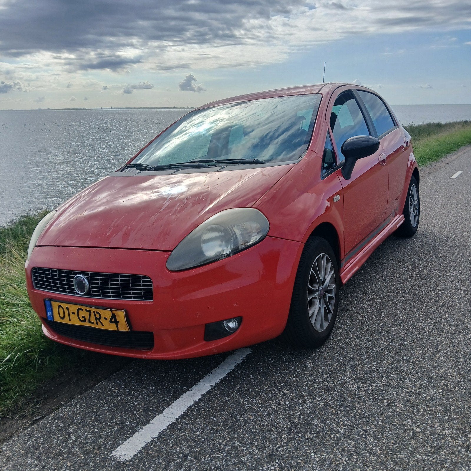 Fiat Punto 1.4 5DR 2008 Rood, Auto's, Voorwielaandrijving, 40 €/maand, 4 cilinders, 400 kg