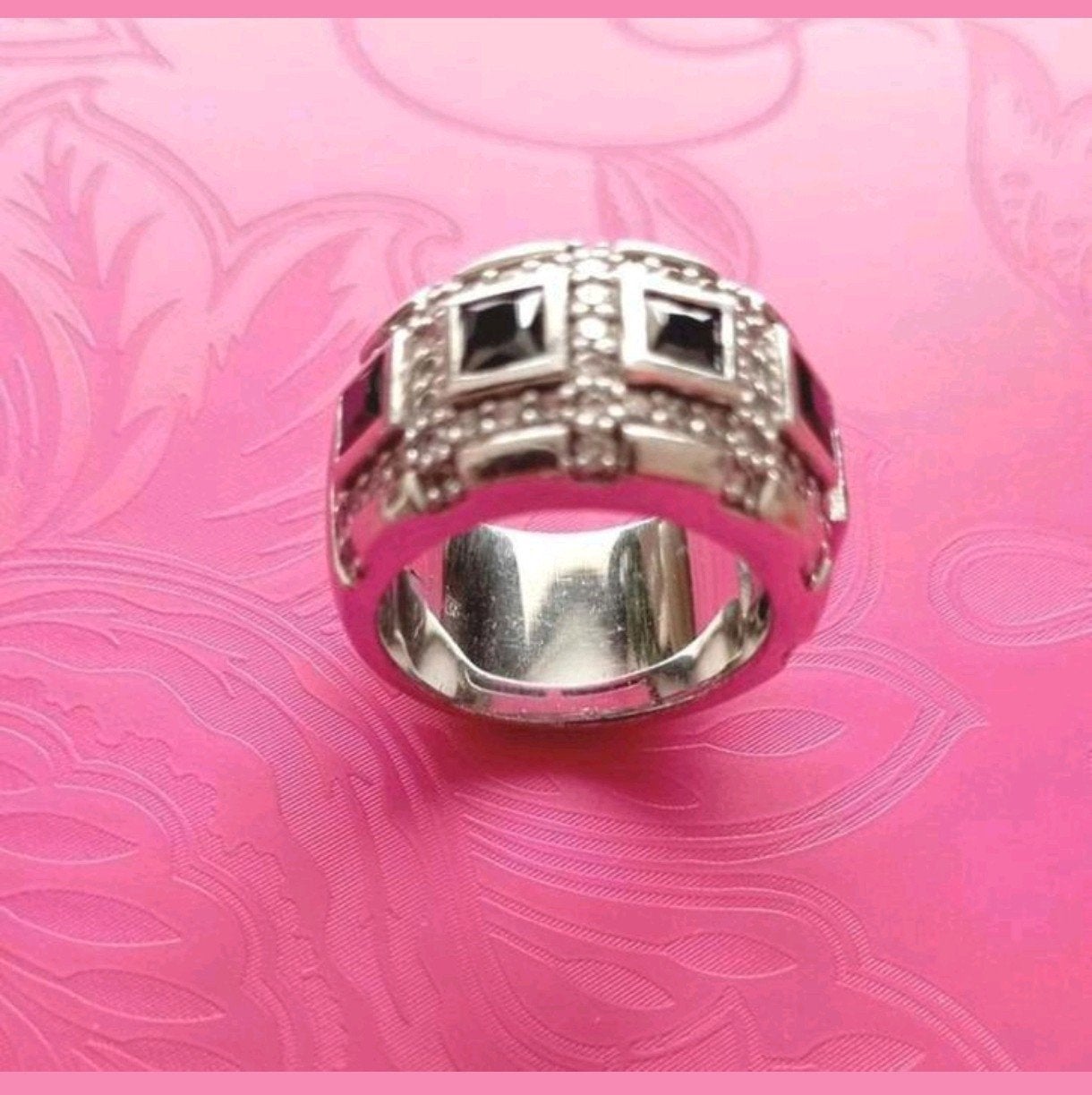 Prachtige TiSento ring met twee kleuren steentjes, Ophalen of Verzenden, Zo goed als nieuw, 17 tot 18, Met edelsteen