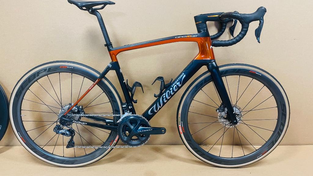 Zeer nette Wilier Cento10NDR Ramato Ultegra di2 mt L Scope, 28 inch, Gebruikt, Carbon, Meer dan 20 versnellingen