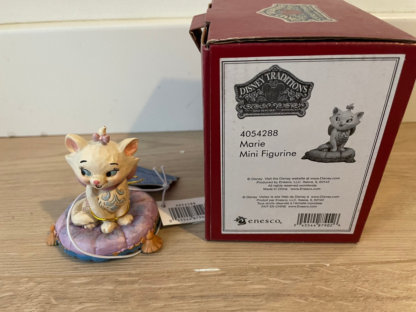 Disney Traditions Aristocats Marie mini op Kussen Beeldje, Verzamelen, Disney, Ophalen of Verzenden, Zo goed als nieuw