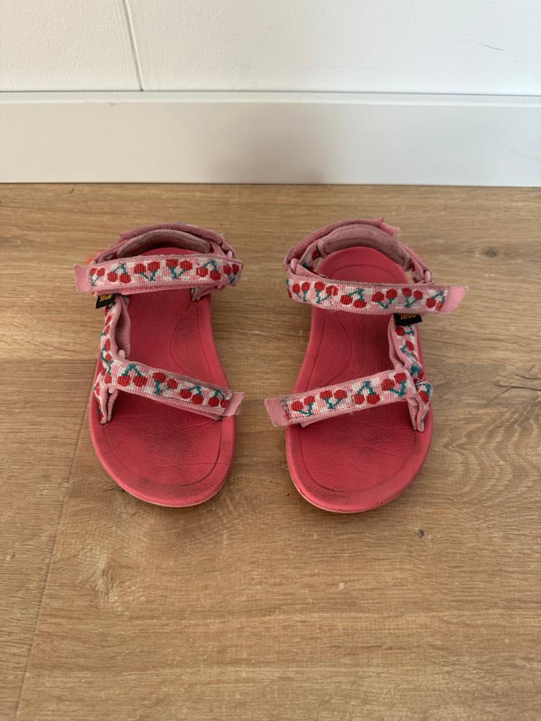 Teva sandalen roze maat 26, Ophalen of Verzenden, Gebruikt, Meisje, Overige typen