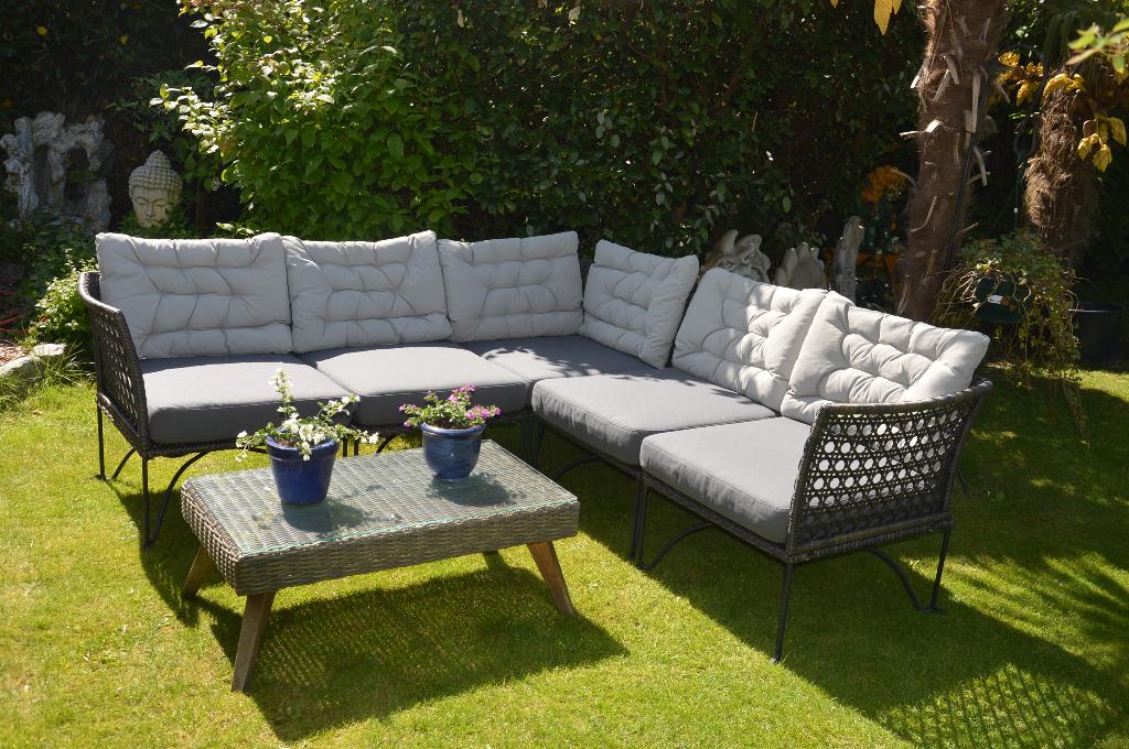 Wicker loungeset/ hoekbank dikke kussens met tafel 205/205cm, Tuin en Terras, Tuinsets en Loungesets, Ophalen, Gebruikt, 6 zitplaatsen
