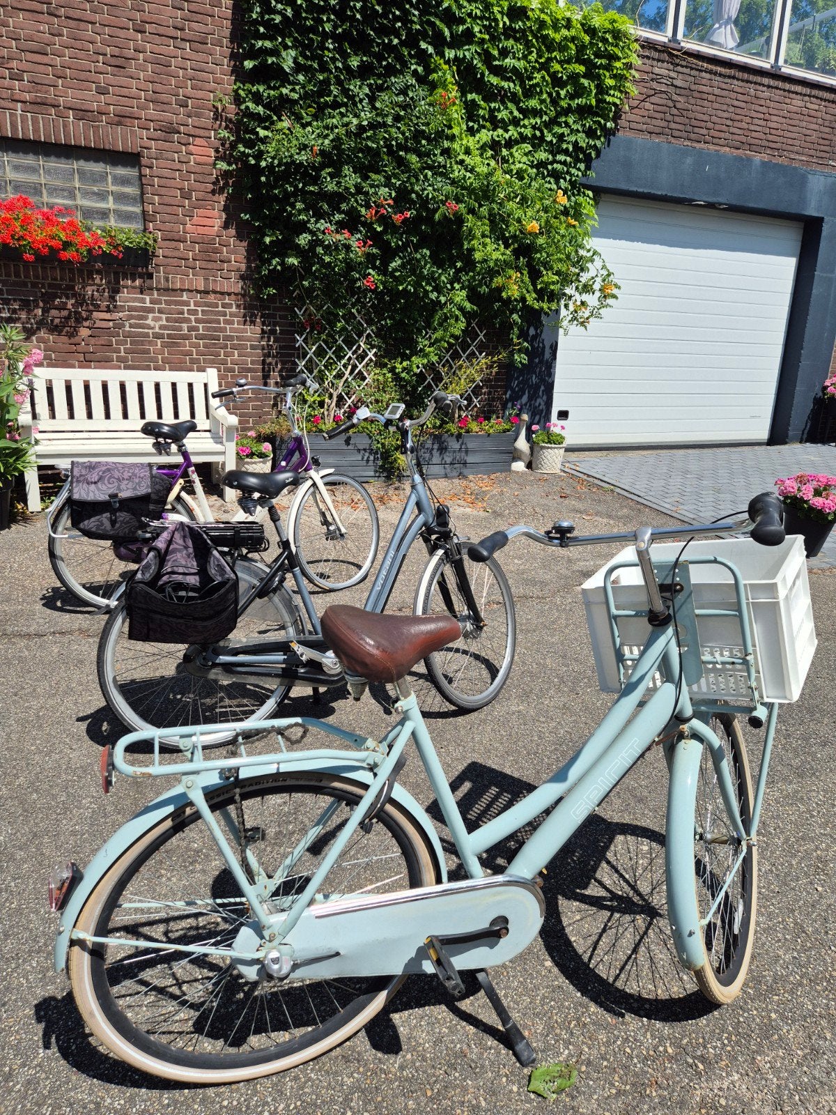 Twee opknapfietsen: Spirit en paarse fiets, Ophalen