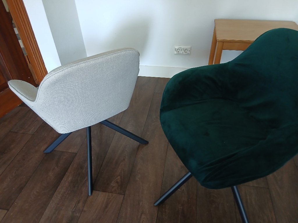 Twee draaibare eetkamerstoelen, Ophalen, Twee, Overige kleuren, Nieuw