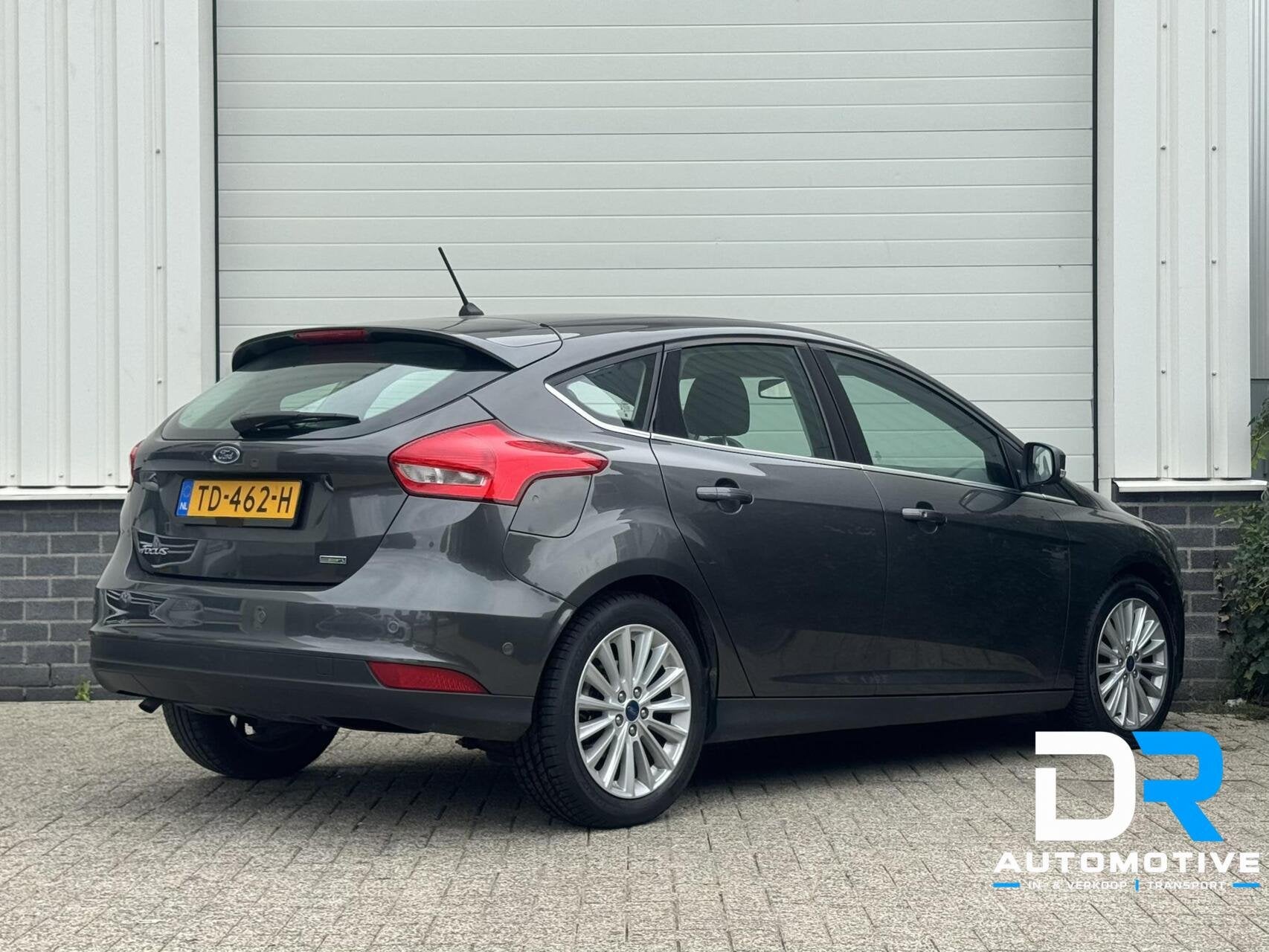 Ford Focus 1.0 EcoBoost Titanium | PDC V+A | DEALER OH | CAR, Auto's, Dealer onderhouden, Gebruikt, Origineel Nederlands, 3 cilinders