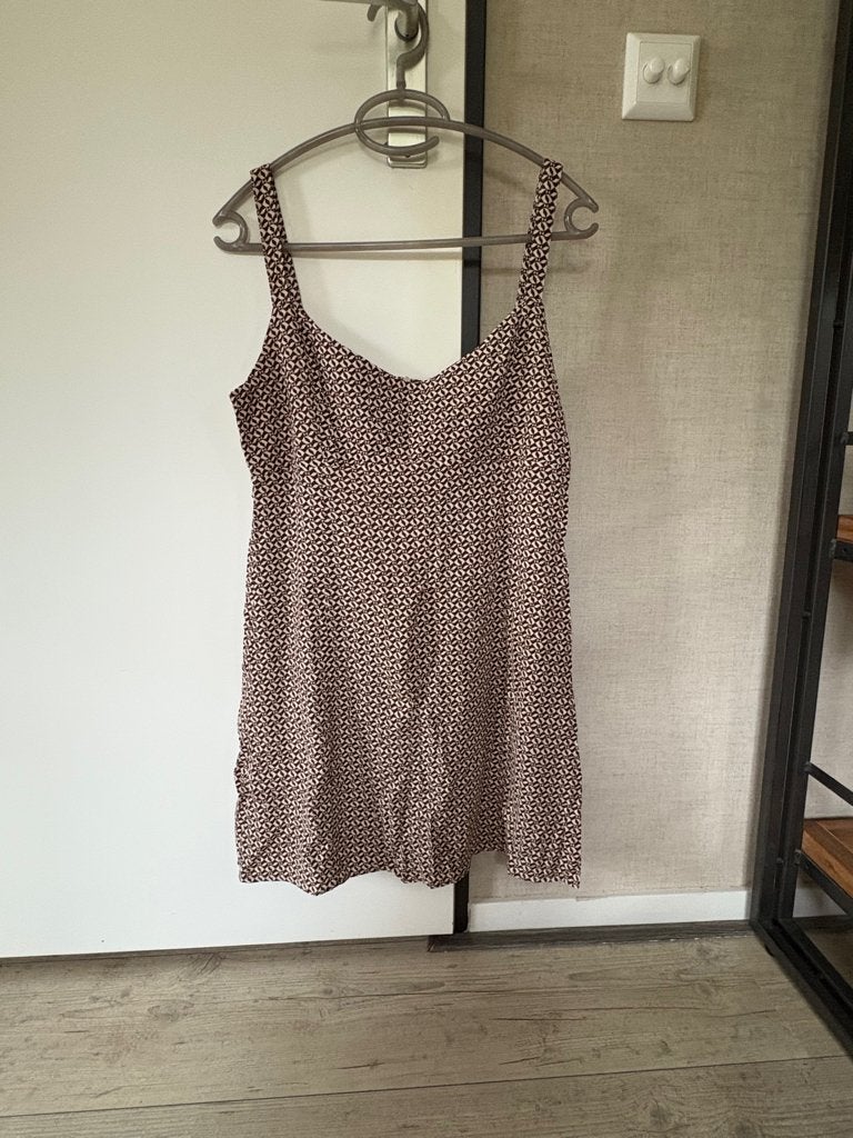 Bruine jurk met patroon, Maat 38/40 (M), Bruin, Verzenden, Nieuw