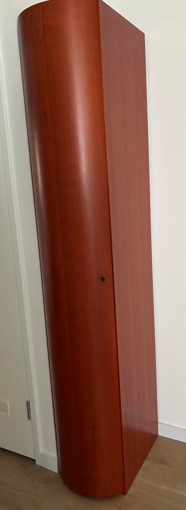 Kolomkast met bolle deur, Minder dan 50 cm, Ophalen of Verzenden, Kersenhout, 150 tot 200 cm