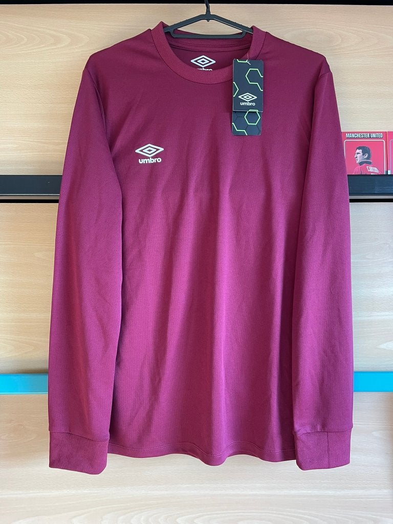 Umbro Sportshirt Rood Nieuw Maat S, Nieuw, Ophalen of Verzenden, Voetbal, Rood