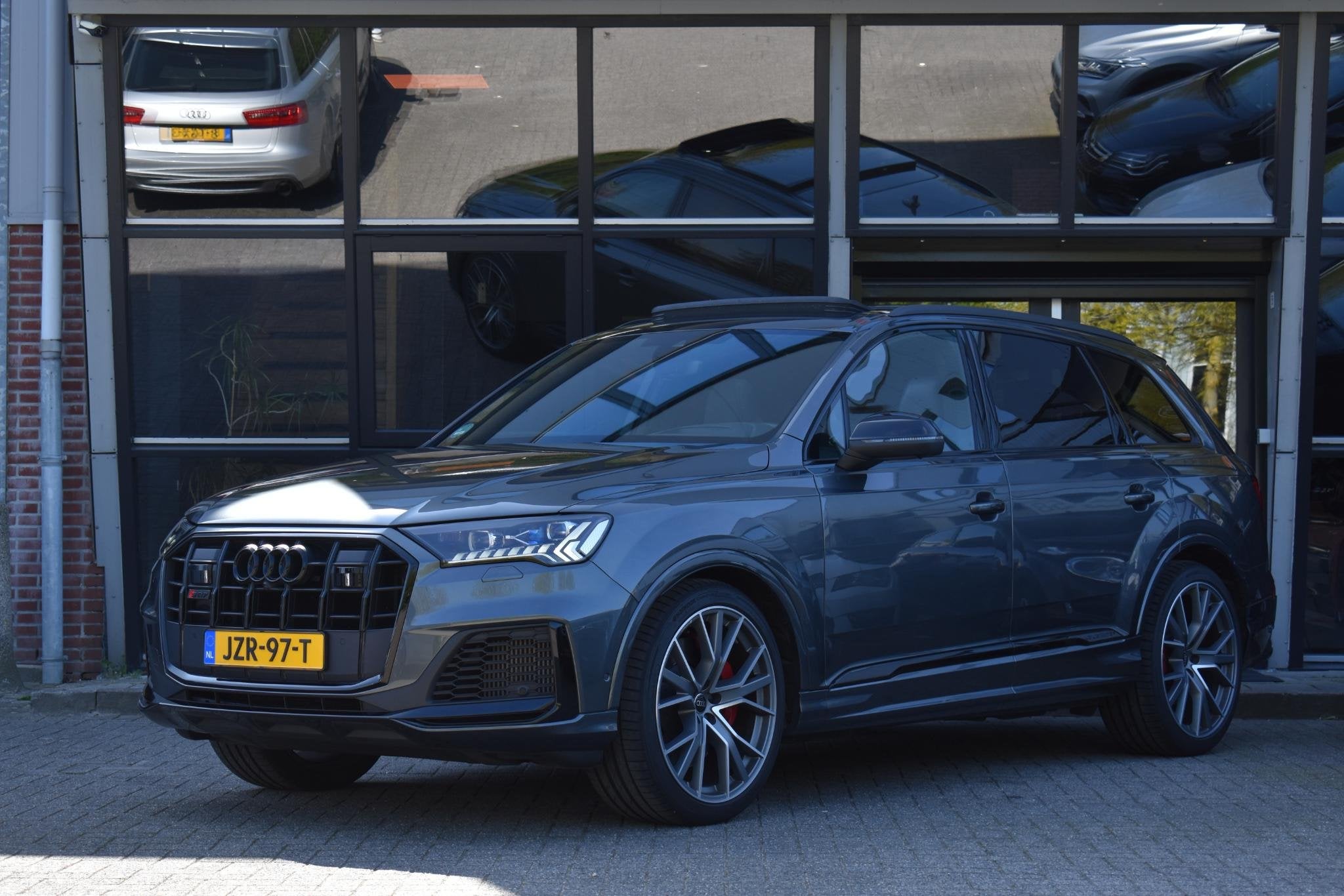 Audi Q7 4.0 TFSI SQ7 quattro Pano HUD Lane B&O 360Camera Tre, Auto's, Automaat, Dealer onderhouden, Gebruikt, Met garantie (alle)