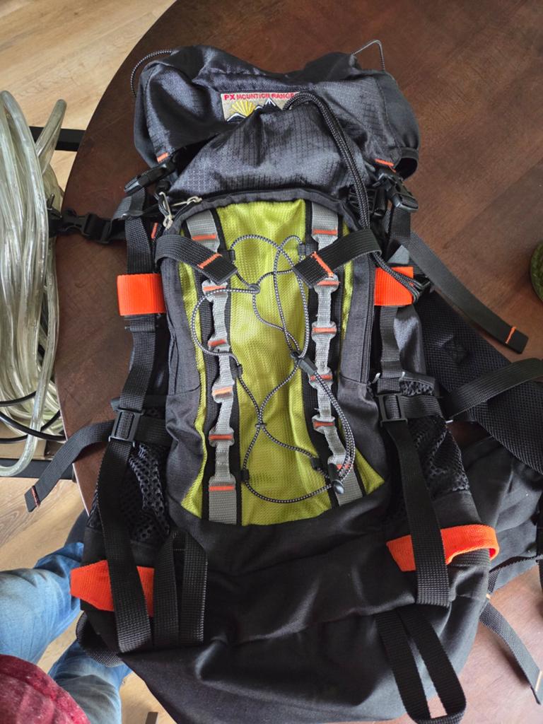 Rugzak met regenhoes - Nooit gebruikt, 25 tot 40 cm, Nieuw, Waterdicht, 60 cm of meer