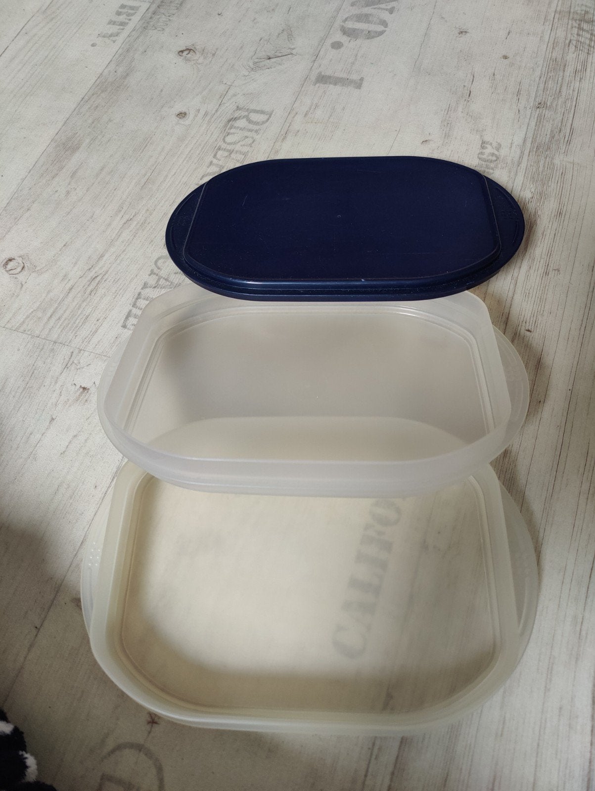 Tupperware vleeswarendoos met kleine krasjes, Ophalen, Gebruikt, Overige kleuren, Bewaardoos