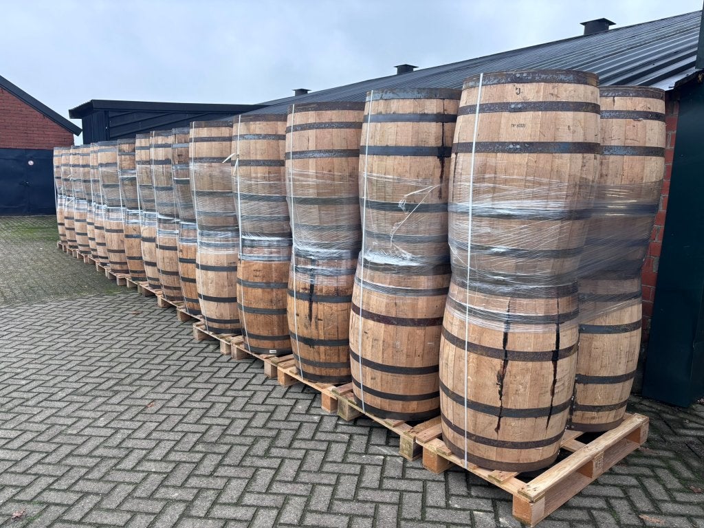 Regenton, whiskey vaten, eiken vaten bloembakken, Tuin en Terras, 150 liter of meer, Ophalen of Verzenden, Zo goed als nieuw, Hout