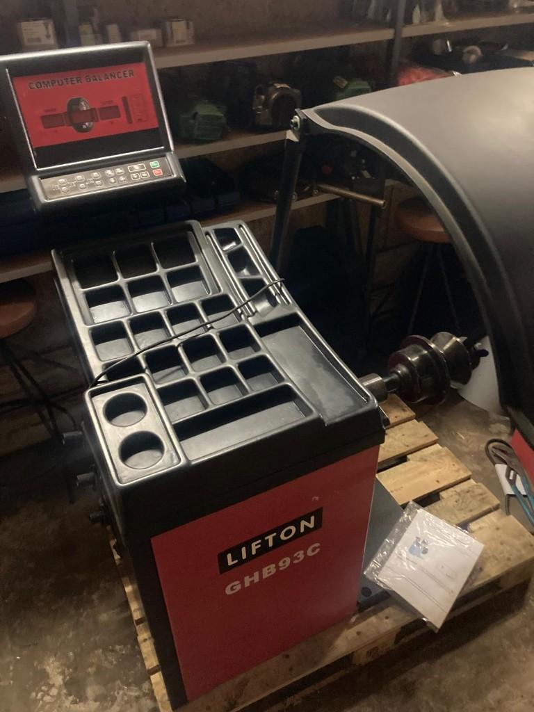 Banden Balanceermachine / Wielbalancer – Professioneel, Ophalen
