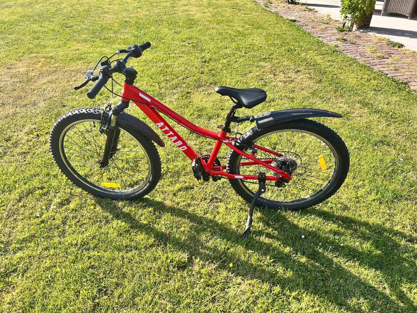 2 jaar oude mountainbike 24 inch - Attabd, Fietsen en Brommers, Fietsen | Mountainbikes en ATB, Gebruikt, Hardtail, Ophalen, Overige merken