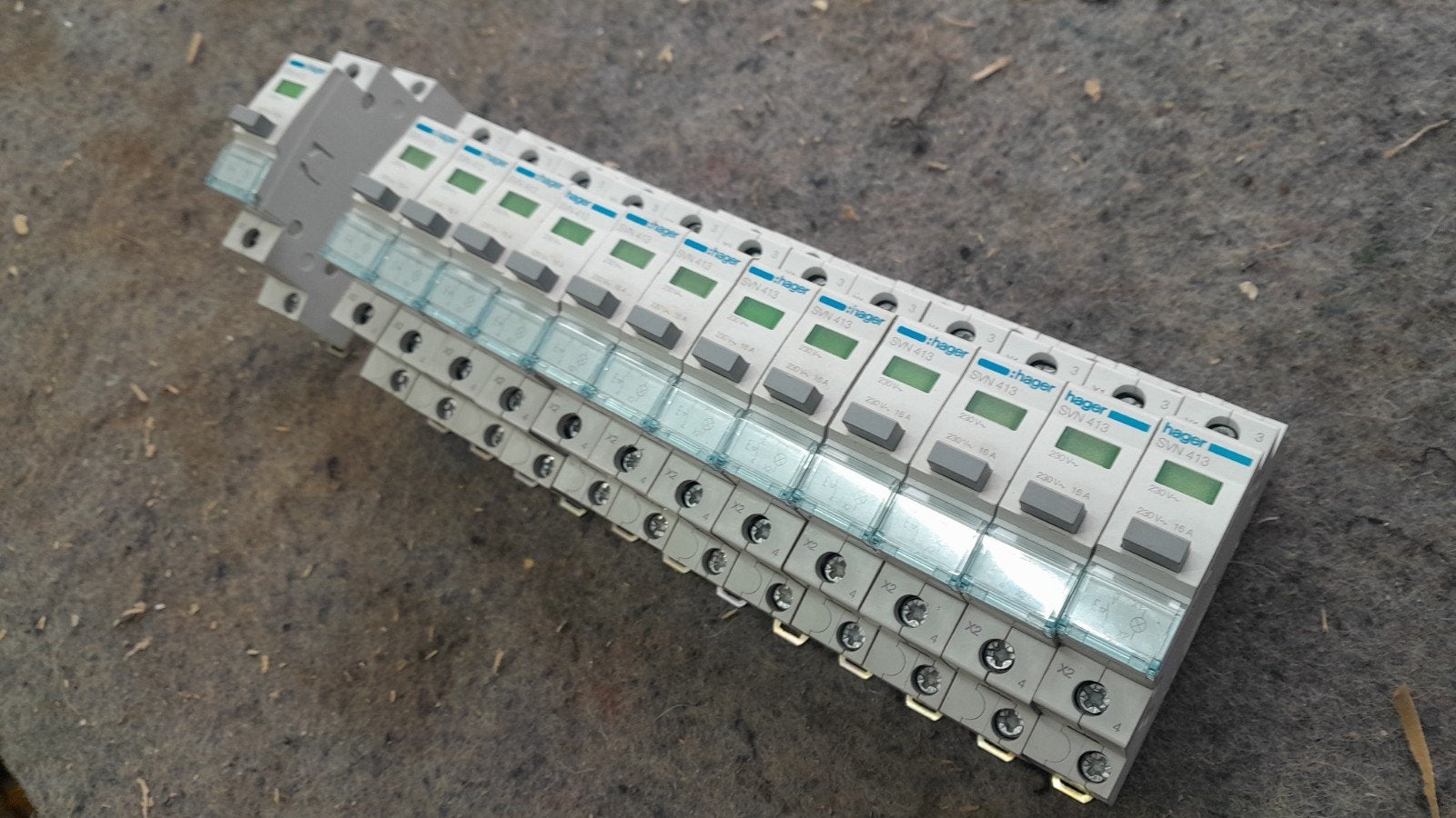 Installatieautomaat installatie schakelaar hager svn413 knop, Doe-het-zelf en Verbouw, Ophalen of Verzenden, Gebruikt, Hager, Installatieautomaat