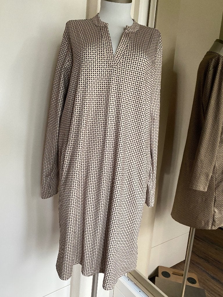 jurk ES&SY 42 creme/zwart travelstof, Zwart, Maat 42/44 (L), Ophalen of Verzenden, Zo goed als nieuw