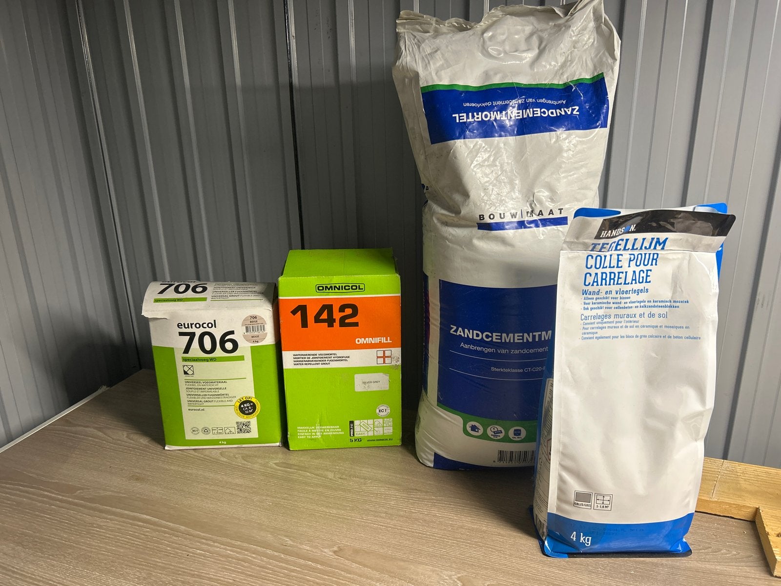 Diverse bouwmaterialen: Tegellijm, Zandcement, Voegmortel, Ophalen, Gebruikt, Overige materialen, Overige typen
