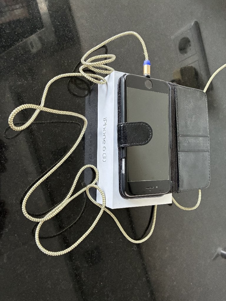 iPhone 6 - 16Gb - Zilver + hoesje + oplaadkabel (magnetisch), Telecommunicatie, Gebruikt, 89 %, 16 GB, Ophalen of Verzenden