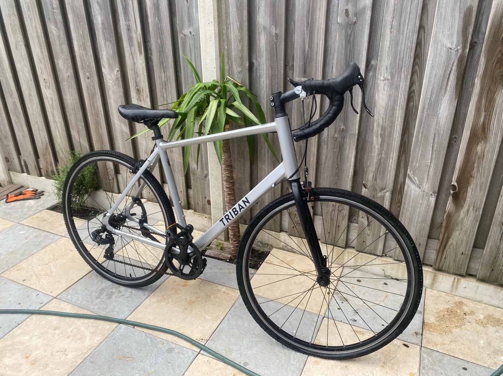 Gloednieuwe Triban RC100 fiets, Minder dan 10 versnellingen, Vering, Velgrem, Nieuw