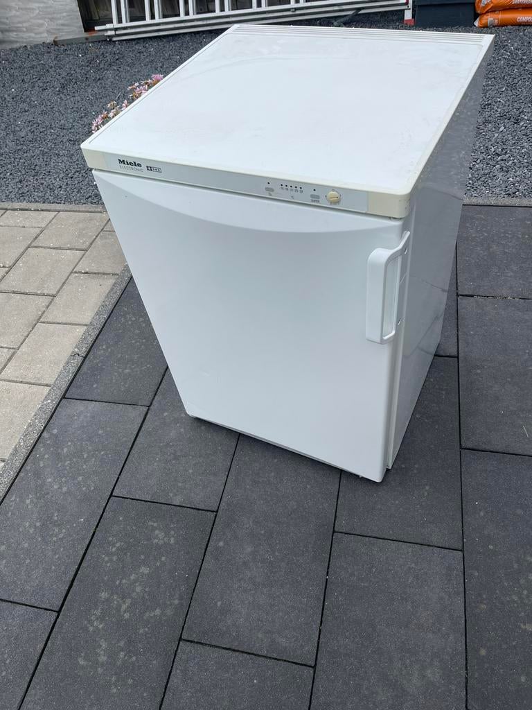 Miele diepvrieskast, Witgoed en Apparatuur, Vriezers en Diepvrieskisten, Ophalen, Zo goed als nieuw, Minder dan 60 cm, 160 cm of meer