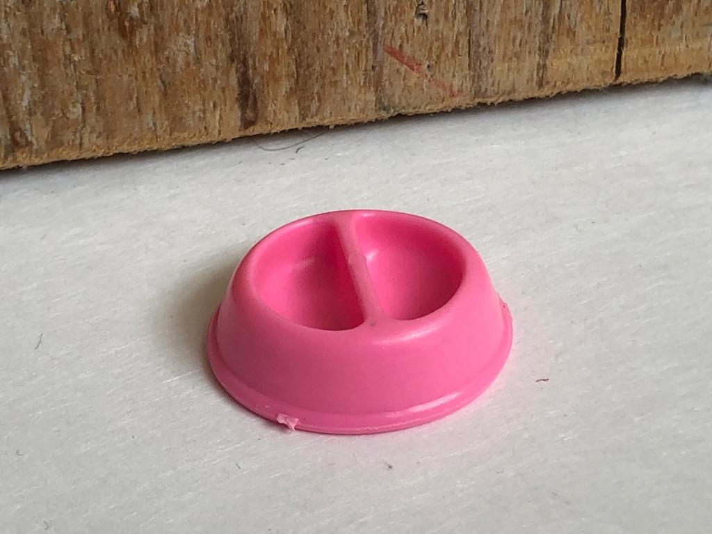 Roze kinder bord voor Barbie kind / baby, Kinderen en Baby's, Speelgoed | Poppenhuizen, Ophalen of Verzenden, Zo goed als nieuw