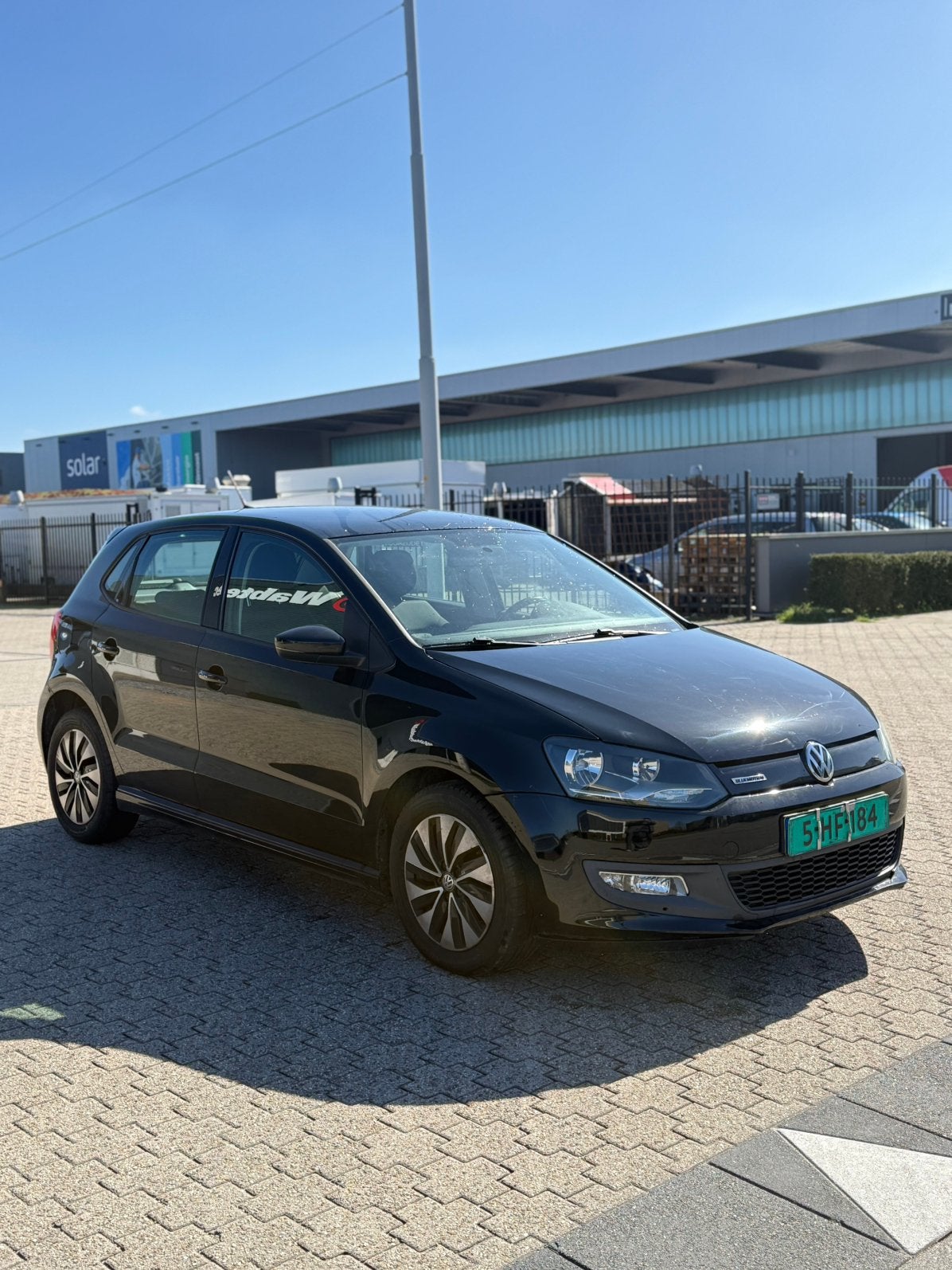 Volkswagen Polo 1.0 Bluemotion TSI Airco CarPlay Nap, Auto's, Stof, 40 €/maand, 95 pk, Zwart