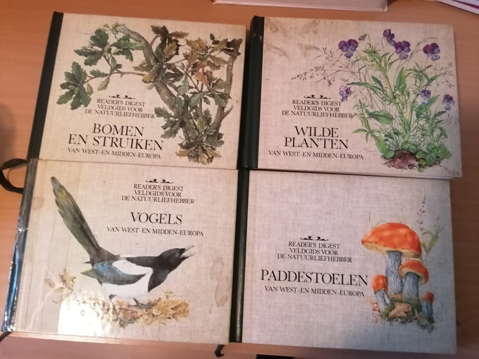 Readers Digest Veldgidsen: (4 delen), Boeken, Ophalen of Verzenden, Zo goed als nieuw, Natuur algemeen, Reader's Digest