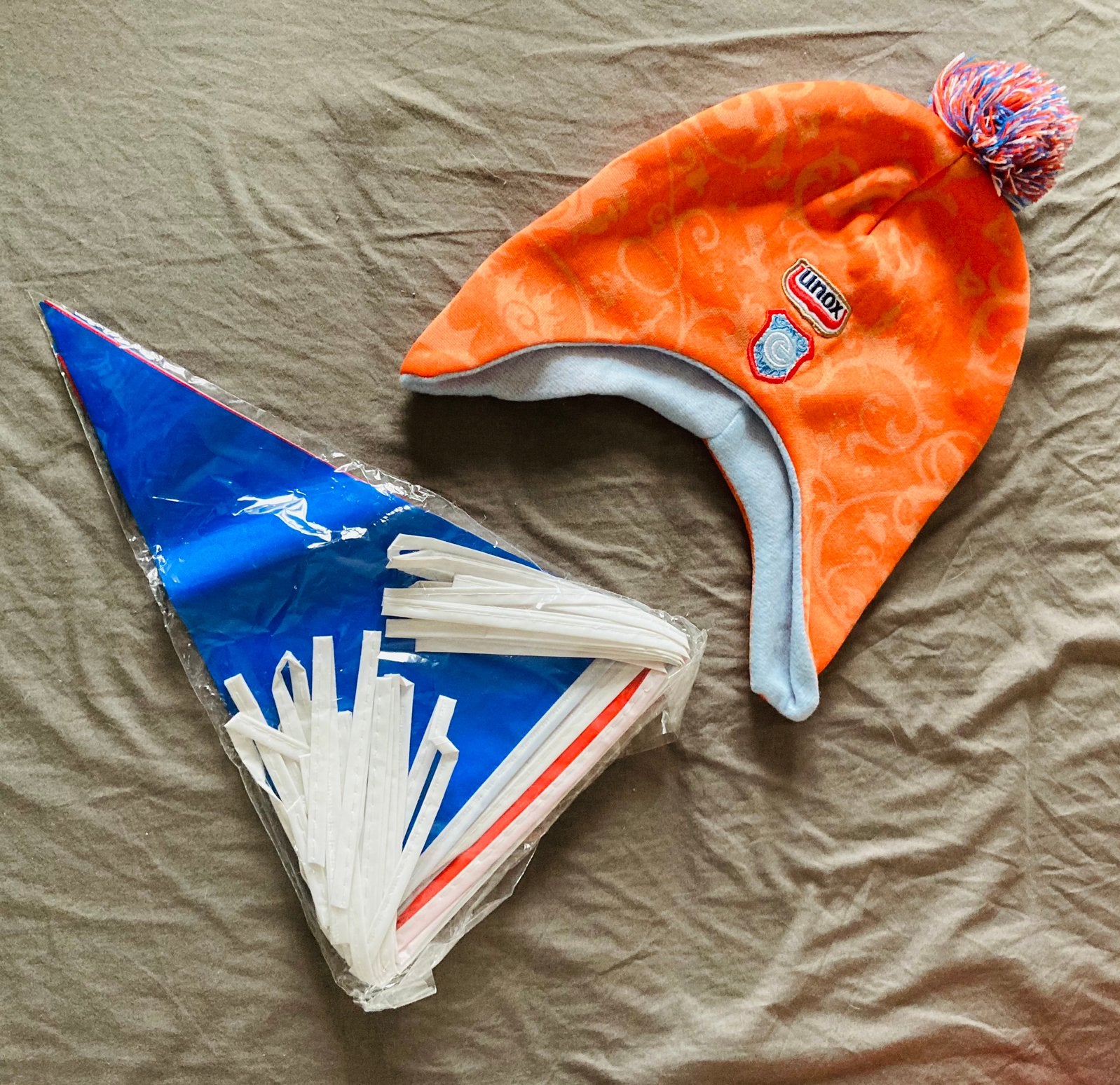 Oranje WK Unox muts en vlaggenlijn, Ophalen, Zo goed als nieuw, Hoed of Pruik, Oranje of Koningsdag