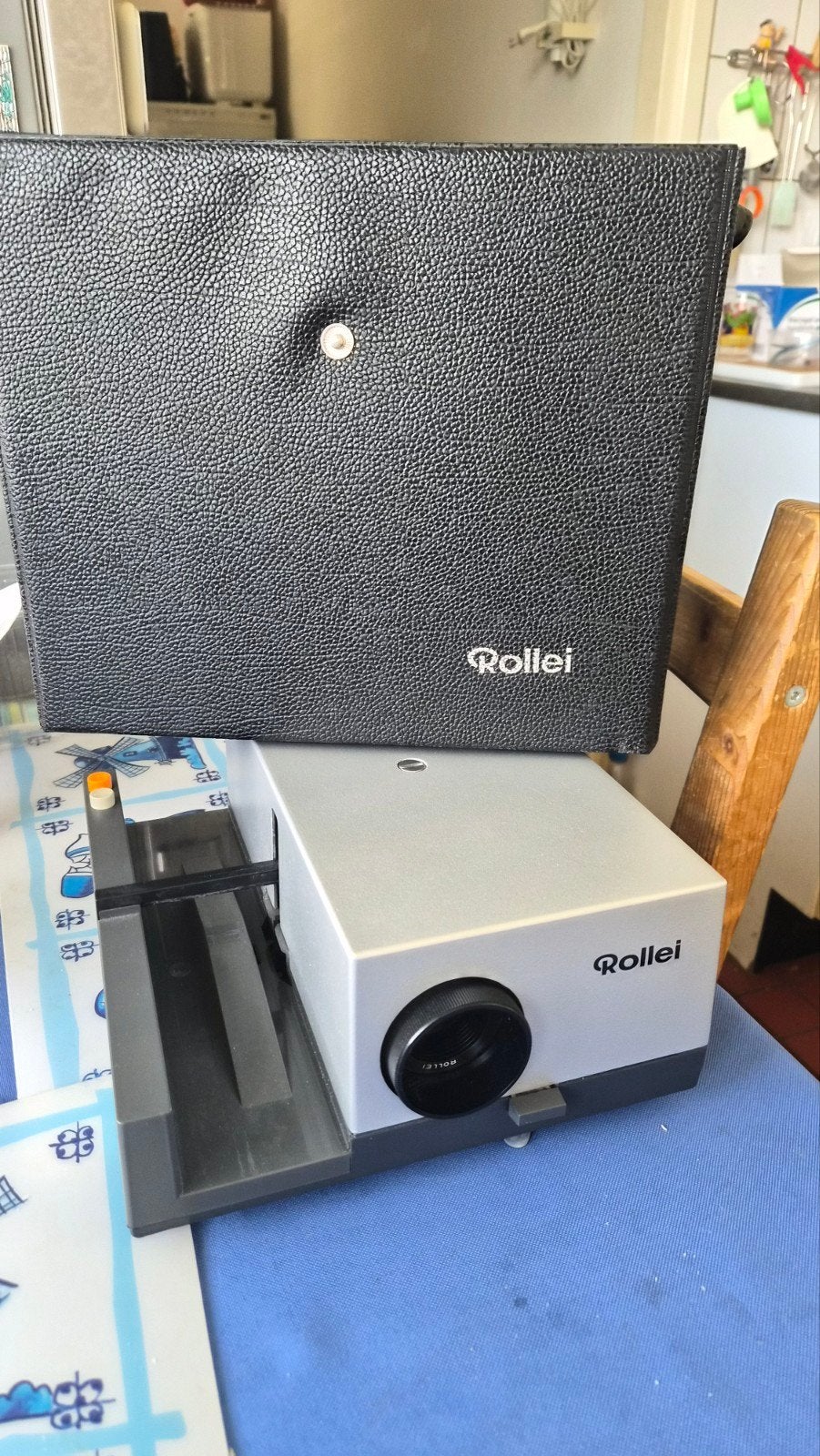 Rollei Diaprojector met Draagtas - Zo goed als nieuw, Audio, Tv en Foto, Ophalen, Zo goed als nieuw, Met scherm