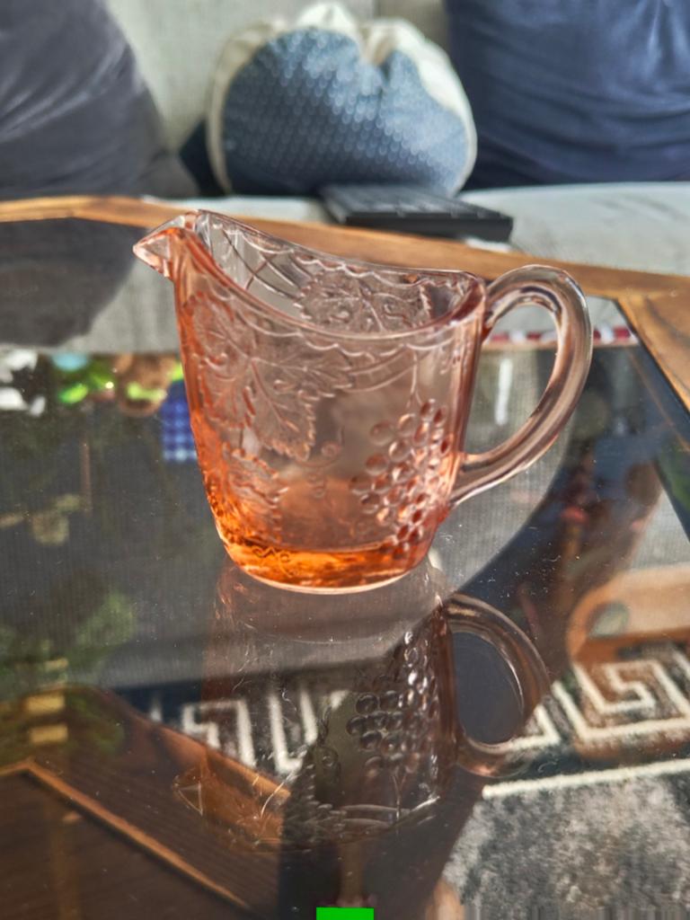Roze Glas Melk Kannetje - Uranium Glas, Antiek en Kunst, Ophalen of Verzenden
