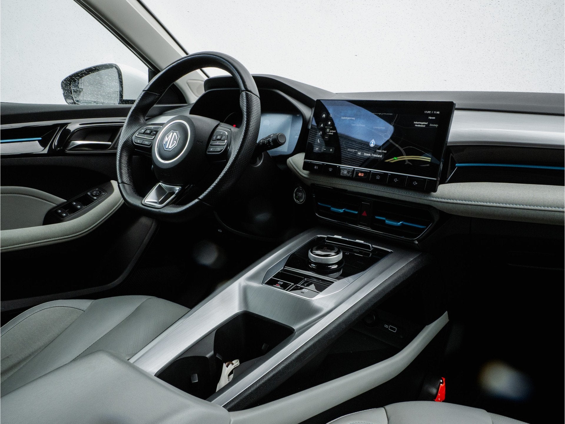 MG Mg5 electric Standard Range Luxury 50 kWh Leer/ 360 Camer, Gebruikt, Met garantie (alle), 274 min, Wit