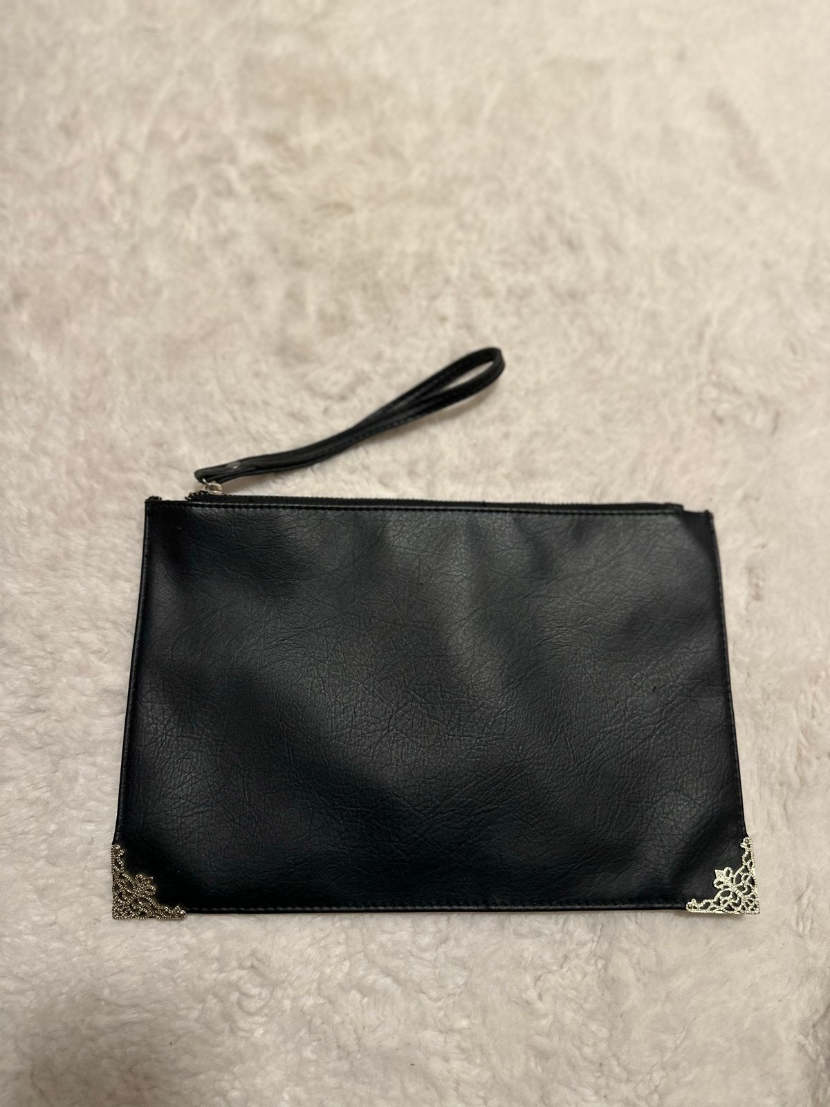 Zwart clutch tasje met gouden details, Ophalen of Verzenden, Zo goed als nieuw, Zwart, Avondtasje