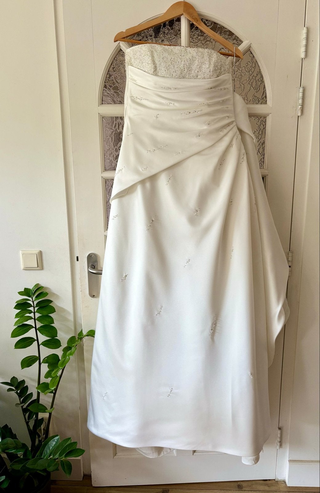 Maggie Sottero trouwjurk met Poirier onderrok en sluier, Ophalen, Gedragen, Wit, Trouwjurk